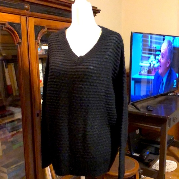 BLACK V NECK LUMIERE LONG SLEEVE SWEATER - Large Cozy! NWOT - Picture 6 of 15